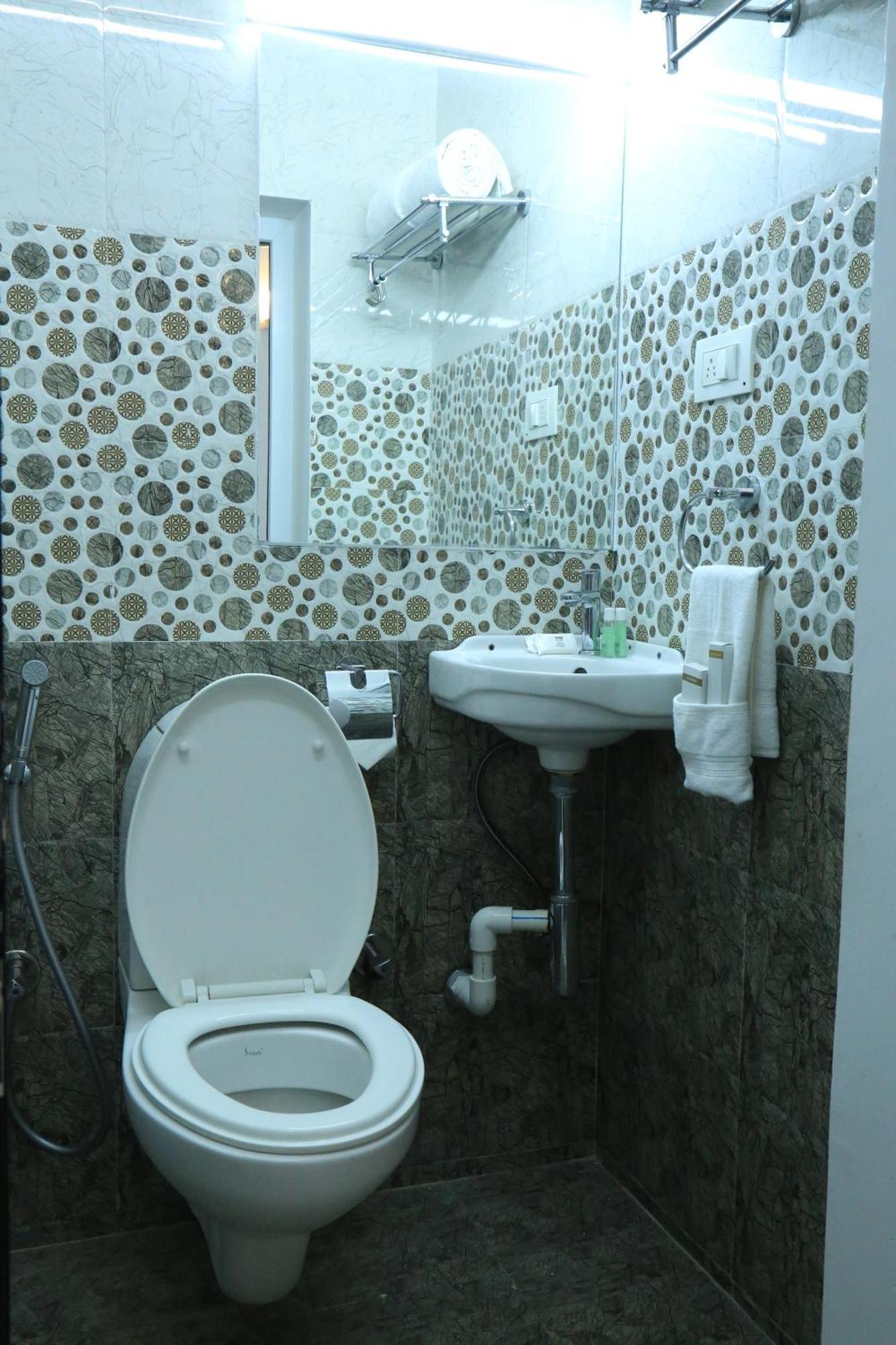 Christian Guest House Веллуру Экстерьер фото